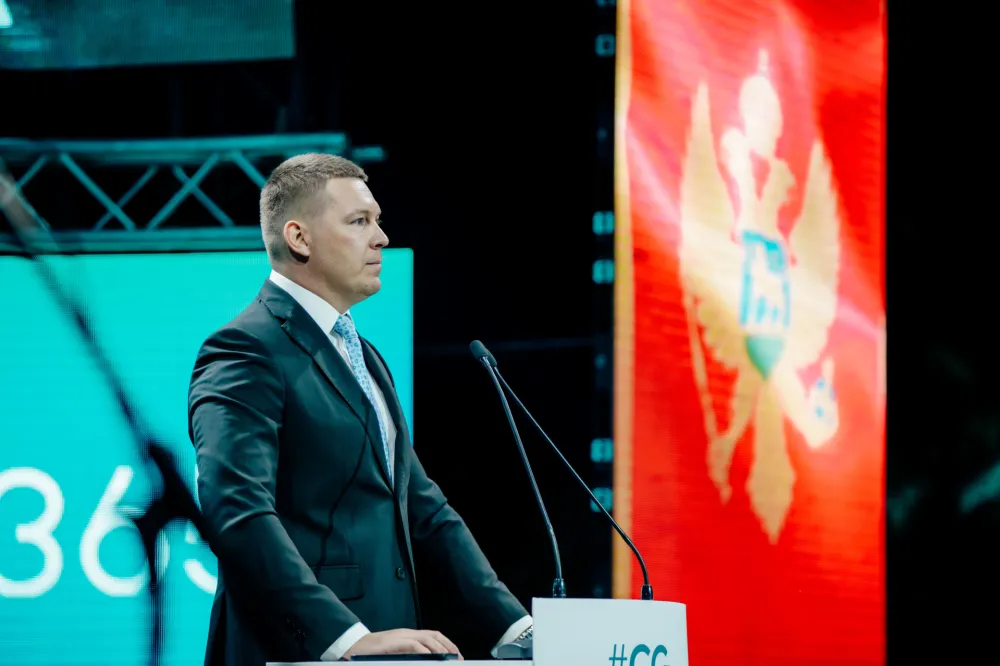 Adžić: Umjesto efikasne reakcije vlasti na krizu koju su stvorili, dobili smo ćutanje i izgovore