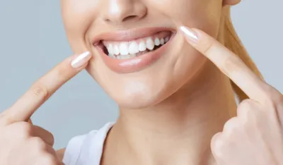 Osam namirnica koje prirodno izbjeljuju zube