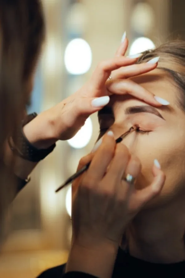 Ovo su najče&scaron;će gre&scaron;ke u &scaron;minkanju zbog kojih bore izgledaju jo&scaron; dublje