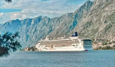 U Kotoru četiri broda i katamaran