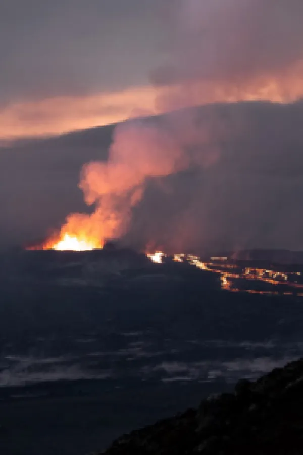 Vulkan Ključevskoj počeo da izbacuje lavu nakon zemljotresa na Kamčatki