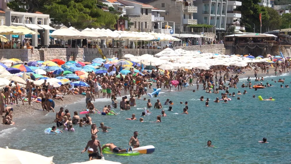 Bar: U hotelima u julu boravilo 23.090 registrovanih gostiju, u privatnom smje&scaron;taju 46.538