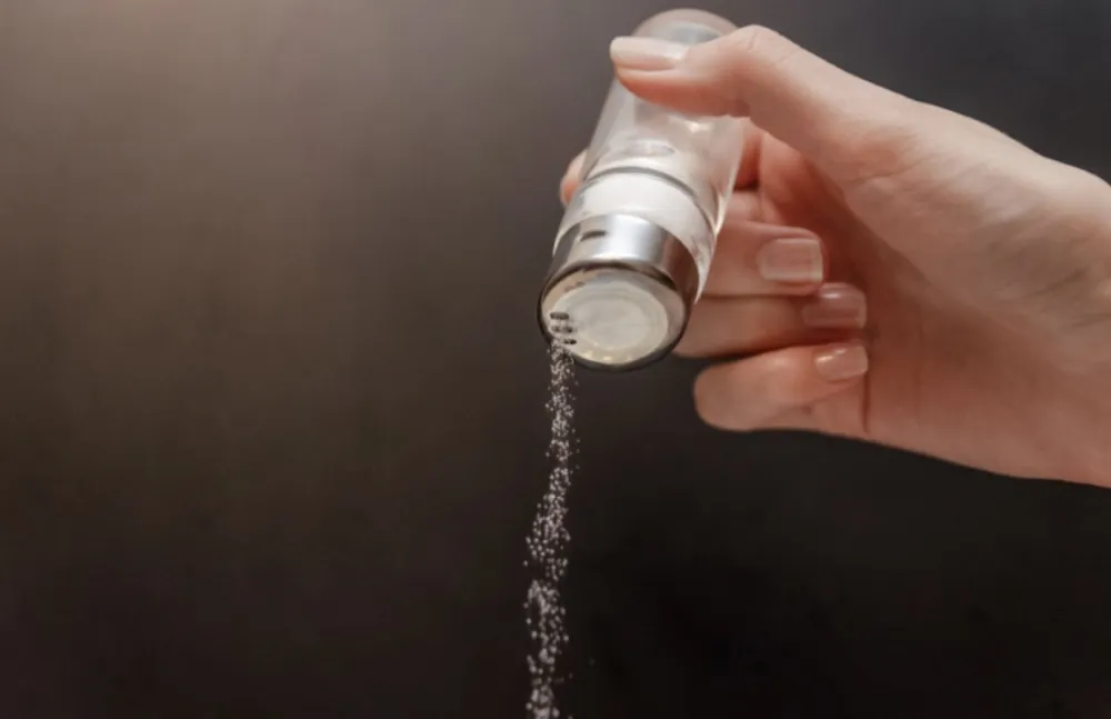 Kada je pravo vrijeme za soljenje hrane tokom kuvanja?