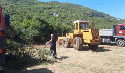 Uklanjaju brdo ispod lukova Carevog mosta