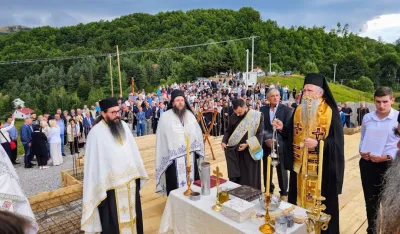 Joanikije osve&scaron;tao temelje crkve na Veru&scaron;i, posvećene Svetom Stefanu Visokom