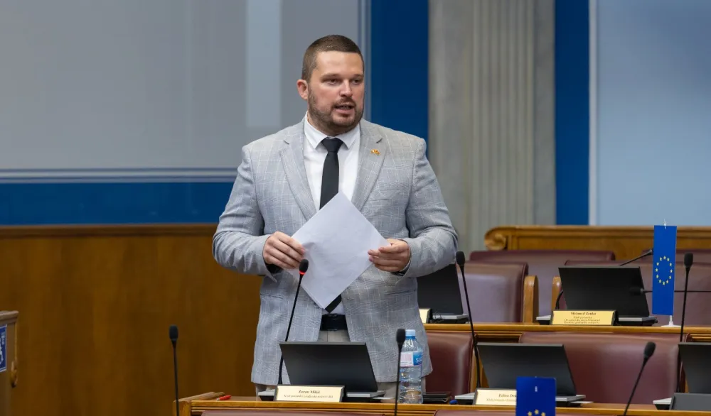 Mikić: Svađe unutar parlamentarne većine juče pomogle evropski put Crne Gore