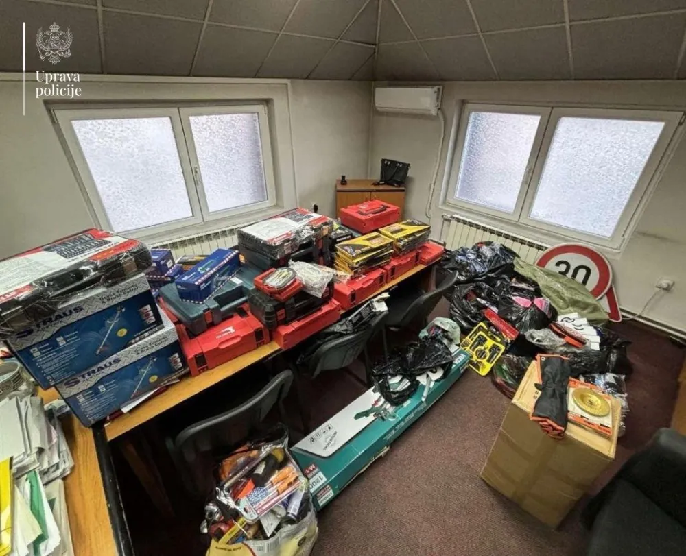 Berane: Krivična prijava protiv jedne osobe, zaplijenjena veća količina alata, zanatskih ma&scaron;ina i druge robe