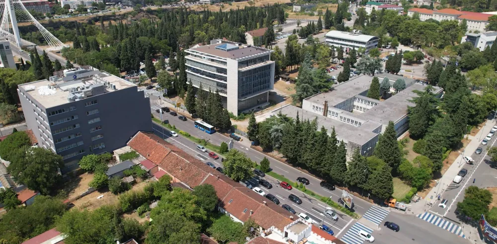 Izbrisan parking sa Bulevara Ivana Crnojevića