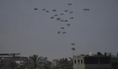 (FOTO) Počelo vazdu&scaron;no dopremanje pomoći u Gazu