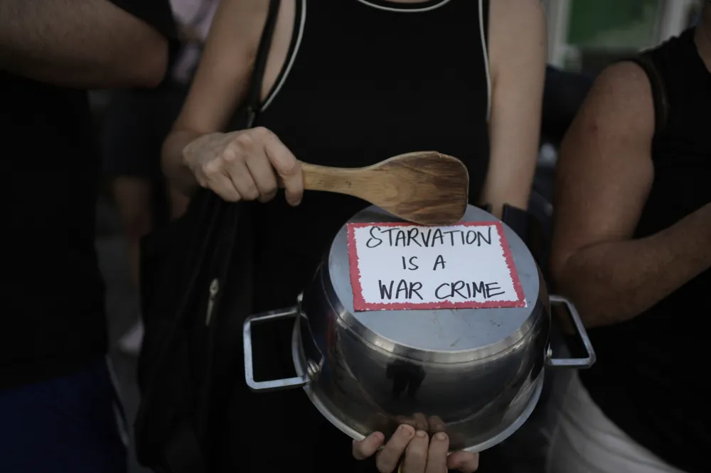 (FOTO) UNICEF: Situacija u Gazi &scaron;okantna, svaka treća osoba danima bez hrane