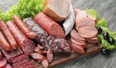 Kardiolozi upozoravaju starije od 60 godina da ne jedu uobičajenu vrstu mesa