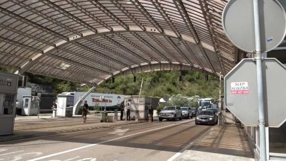 Značajno veći promet na graničnim prelazima u Herceg Novom