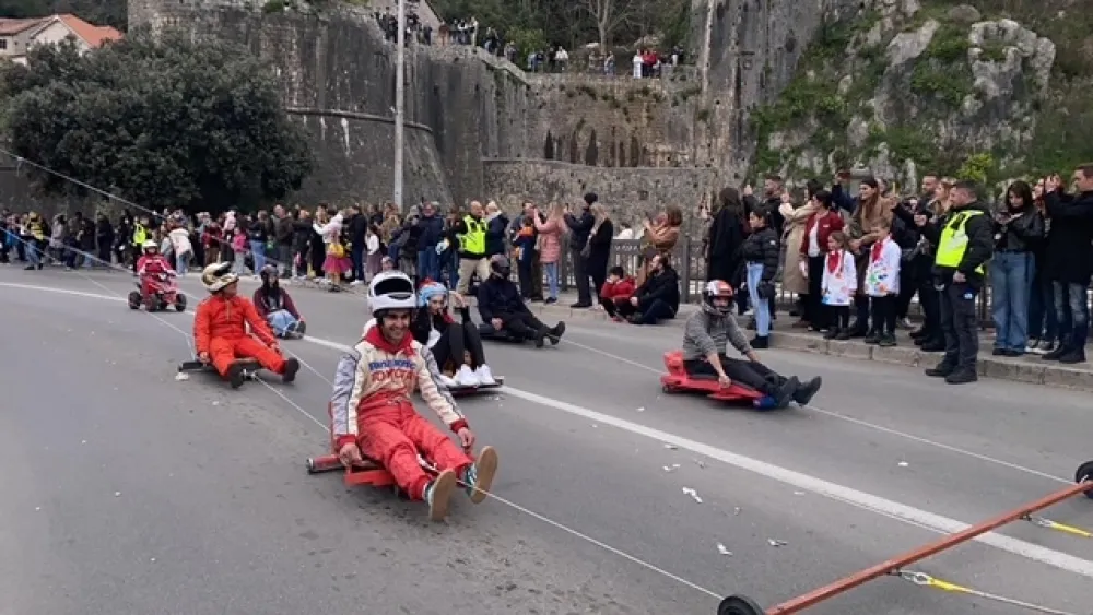 UP: Policija nije prekidala kotorski karneval, postupali u cilju očuvanja javnog reda i mira