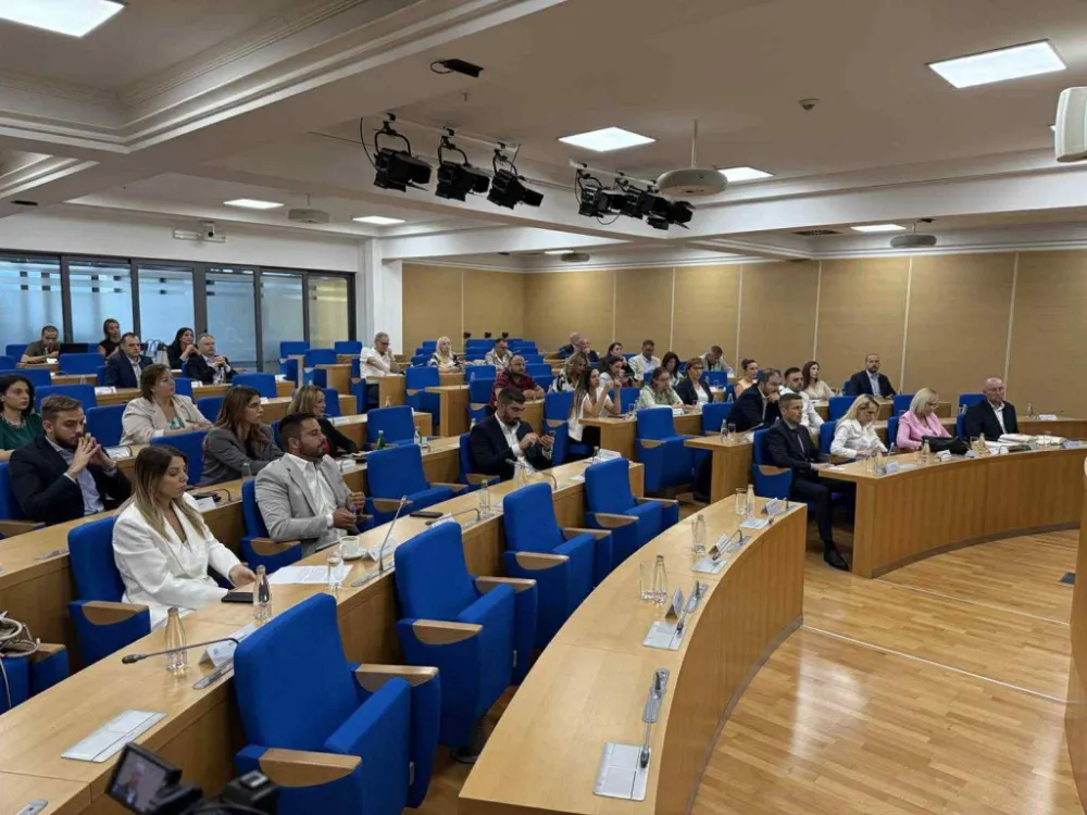 U Skup&scaron;tini Glavnog grada raspravlja se i glasa samo &scaron;to opozicija želi