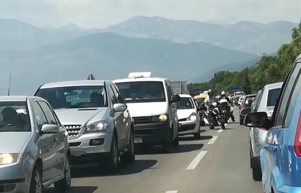 AMSCG: Vožnju prilagoditi saobraćajnim i vremenskim prilikama