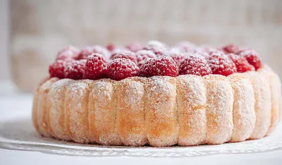 Torta od jogurta s malinama gotova za 15 minuta