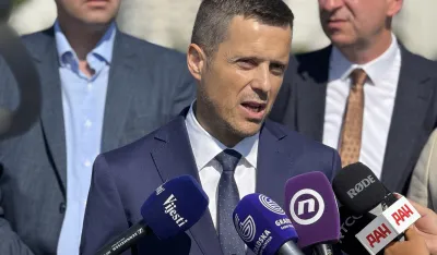 Sa&scaron;a Mujović