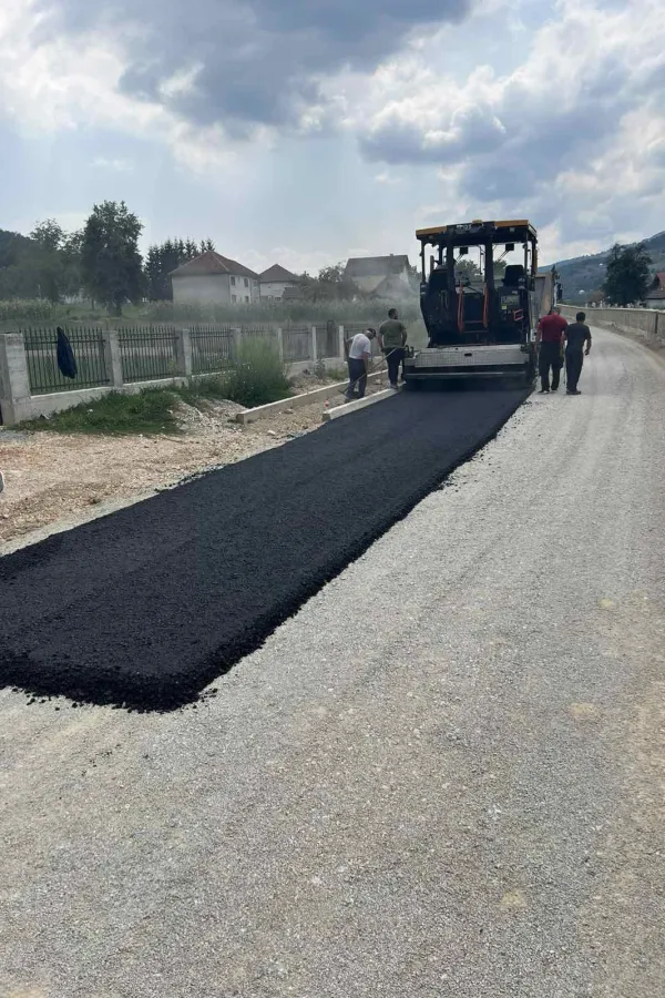 Počelo asfaltiranje dionice Gubavač&ndash;Bistrica