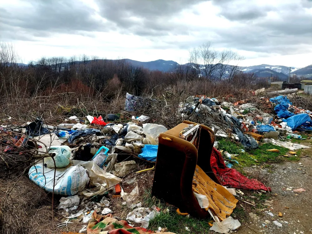 Sjever se gu&scaron;i u smeću, nadležni nezainteresovani