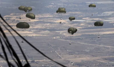 IDF: Avioni nekoliko zemalja izbacili 80 paleta humanitarne pomoći u Pojas Gaze