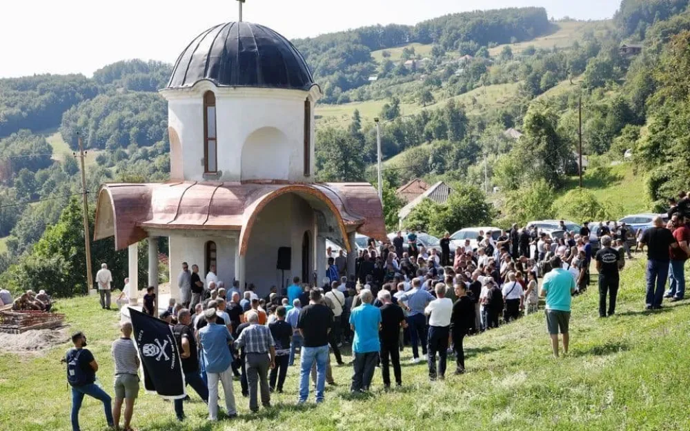 Fotoreporteri Pobjede i Vijesti napadnuti ispred crkve u Gornjem Zaostru
