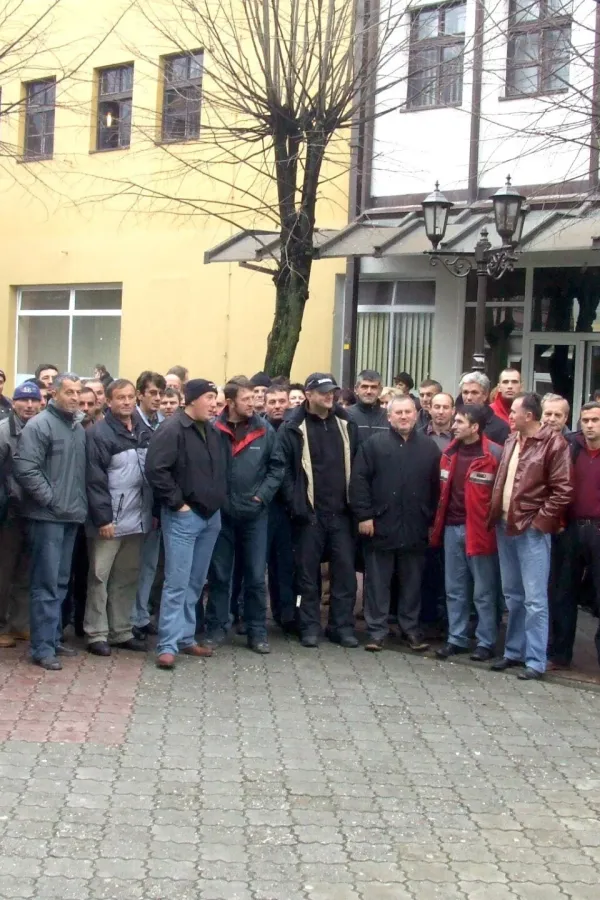 Deceniju i po traju muke nekada&scaron;njih radnika vojne fabrike "Prva Petoljetka'': Ako im se ne ispune obećanja, izaći će na ulicu