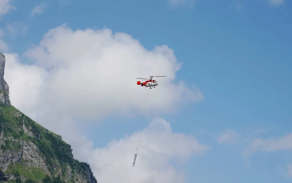 Srbija poslala pomoć: Ruski helikopter&nbsp;gasi&nbsp;požare u Crnoj Gori