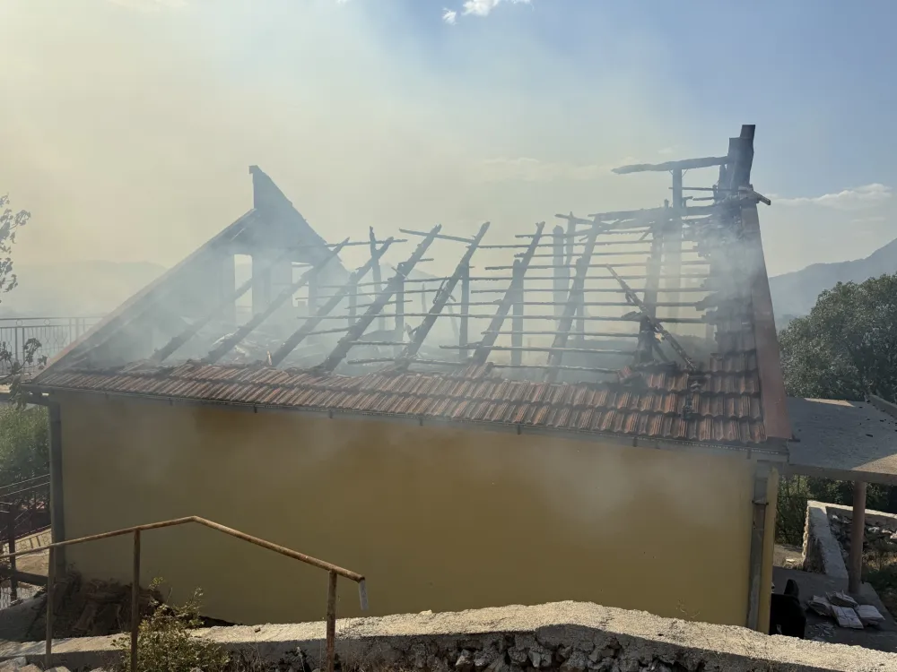(VIDEO) Mje&scaron;tani Pipera: Vatra se &scaron;irila munjevitom brzinom, sve je izgorelo za tren