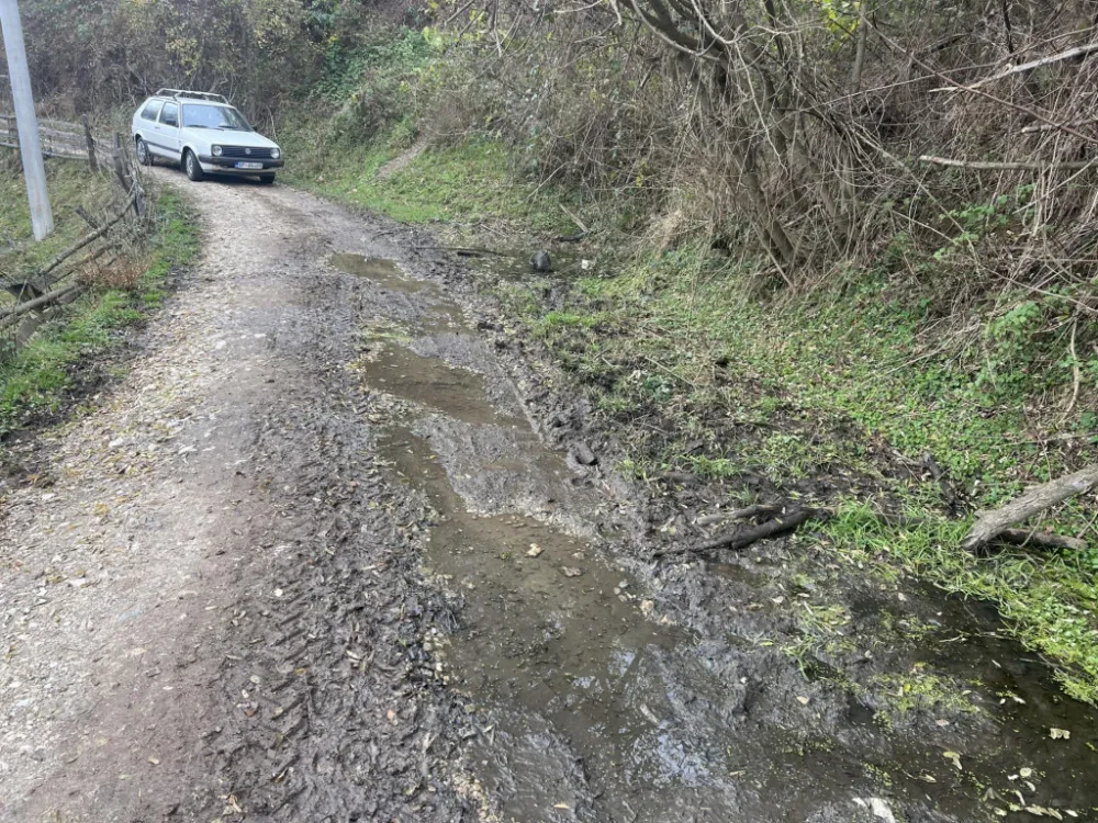 (FOTO) Lo&scaron; put iseljava narod iz Mioča