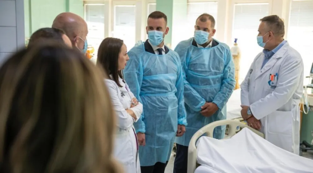 Spajić i Krapović obi&scaron;li povrijeđenog vojnika u KCCG