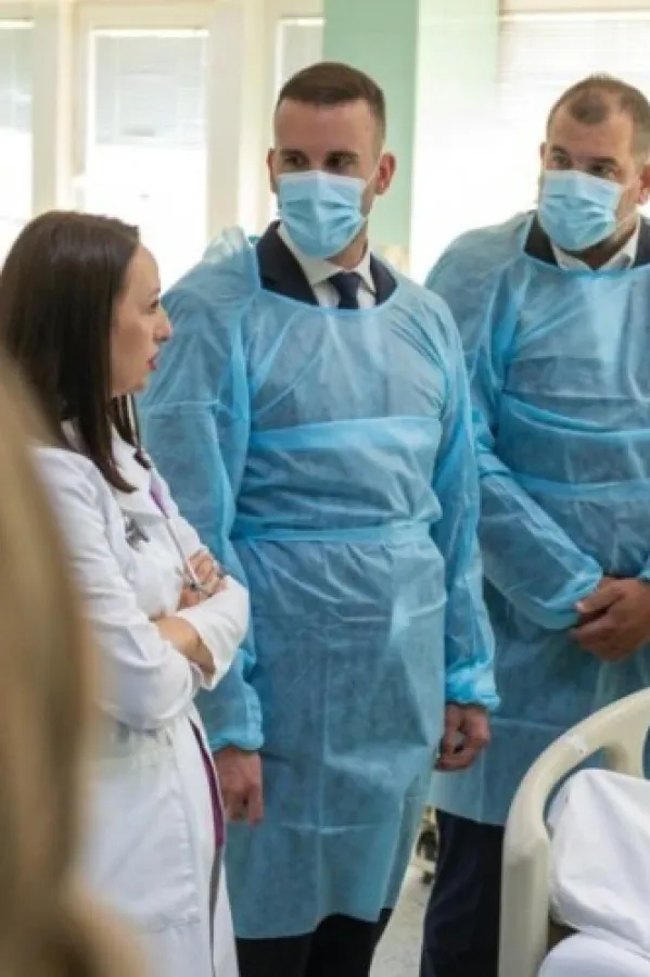 Spajić i Krapović obi&scaron;li povrijeđenog vojnika u KCCG