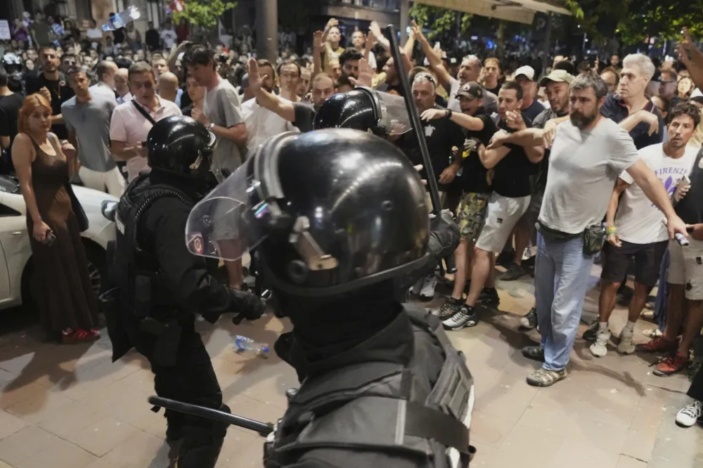 Direktor VBA: U Novom Sadu napadnuti pripadnici &ldquo;Kobri&rdquo;, povrijeđeno sedam pripadnika Vojske Srbije