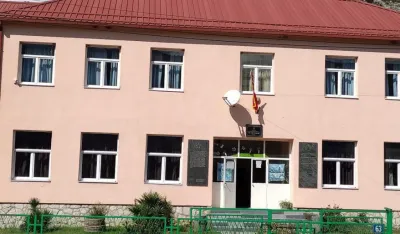 U kvaru đački kombi O&Scaron; "18. oktobar"