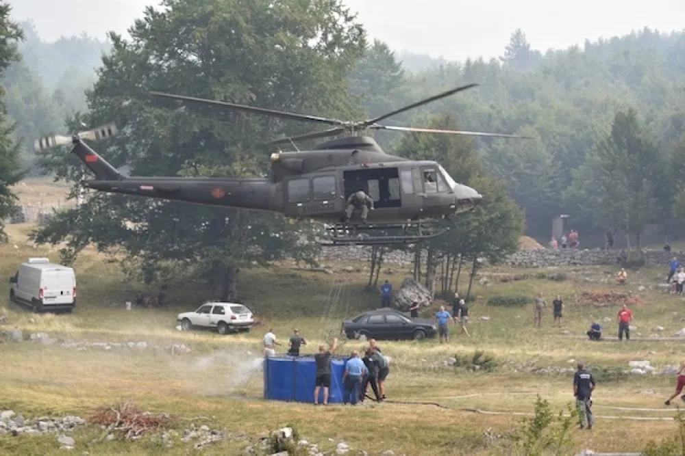 Požar u Kučima gase mje&scaron;tani, vojska i vatrogasci