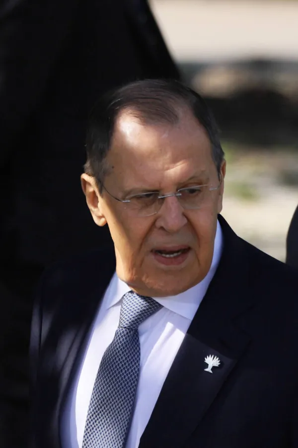 (VIDEO) Lavrov stigao na Aljasku u džemperu sa natpisom "SSSR": Pozicija Rusije jasna