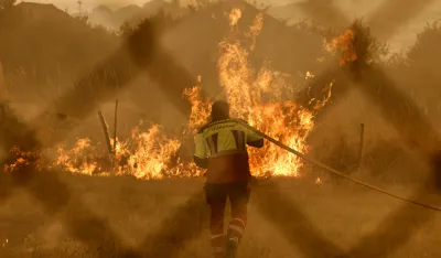 (FOTO) Katastrofa u &Scaron;paniji: U požarima izgorelo skoro 115.000 hektara &scaron;ume, stradale tri osobe