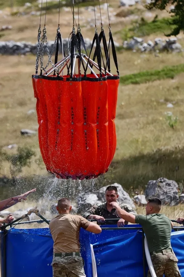 Vuksanović: Pripadnici Vojske Crne Gore daju maksimum, nastaviće sve dok opasnost u potpunosti ne bude otklonjena
