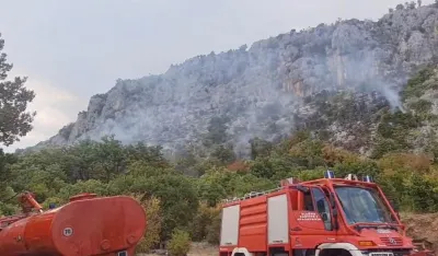 Požari uzimaju danak u Kučima i Piperima: &Scaron;to dan ugasi vjetar i noć rasplamsaju