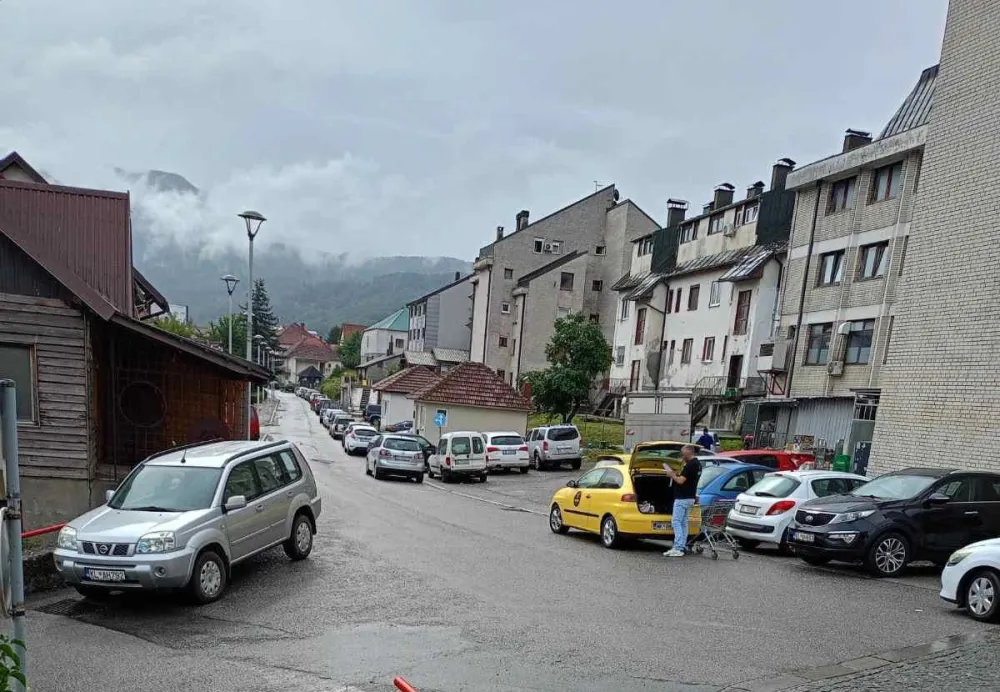 Potpredsjednik op&scaron;tine Kola&scaron;in za "Dan": Do gradske garaže preko međunarodnog konkursa