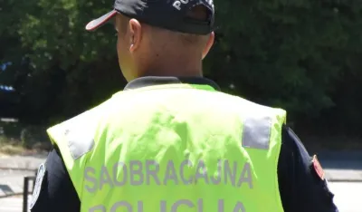 Desilo se 27 saobraćajnih nezgoda, 13 osoba zadobilo povrede