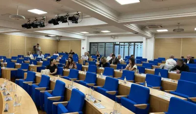 Vlast u Podgorici se osipa, od 32 do&scaron;li na 12 odbornika