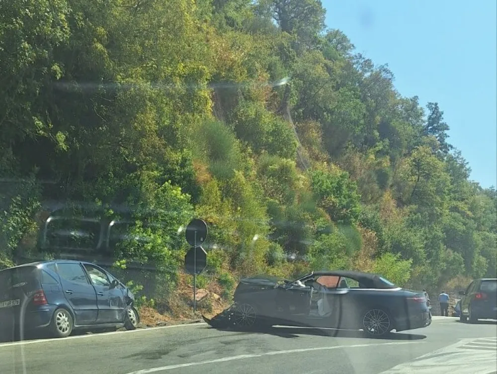 Tri osobe povrijeđene u udesu u Petrovcu