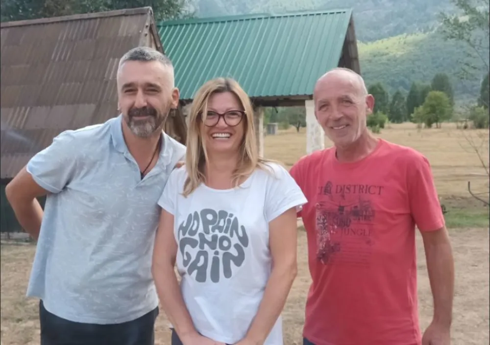 Mje&scaron;tani Gornjih Brezana prona&scaron;li ruksak sa novcem i dokumentima i vratili ga vlasnici