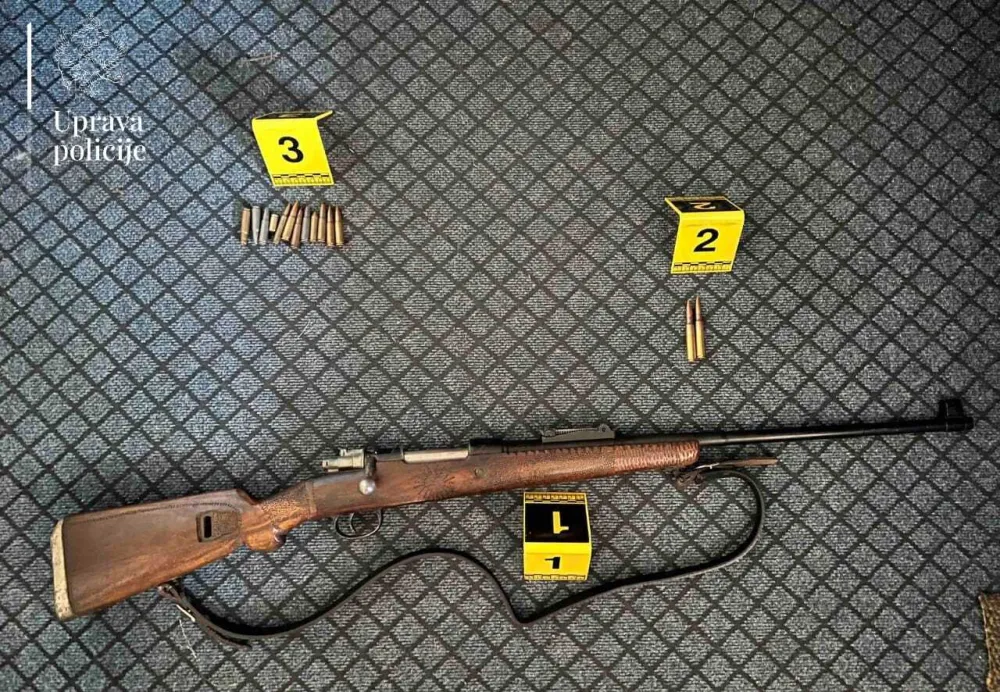UP: Pretresom u Mojkovcu oduzeto oružje i municija u ilegalnom posjedu, podnijeta krivična prijava