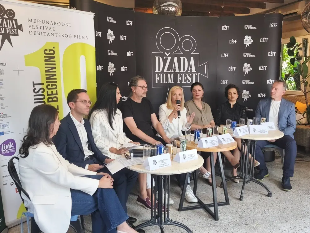 Учесници јучерашњег преса