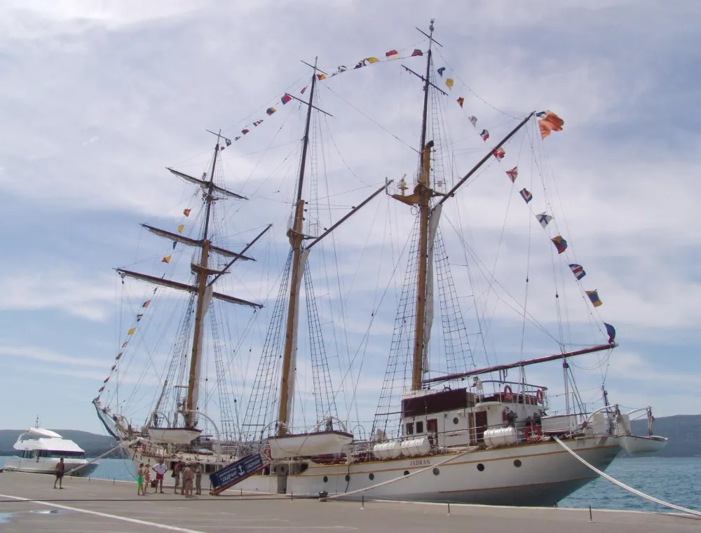 Brodovi brodjahta jahte