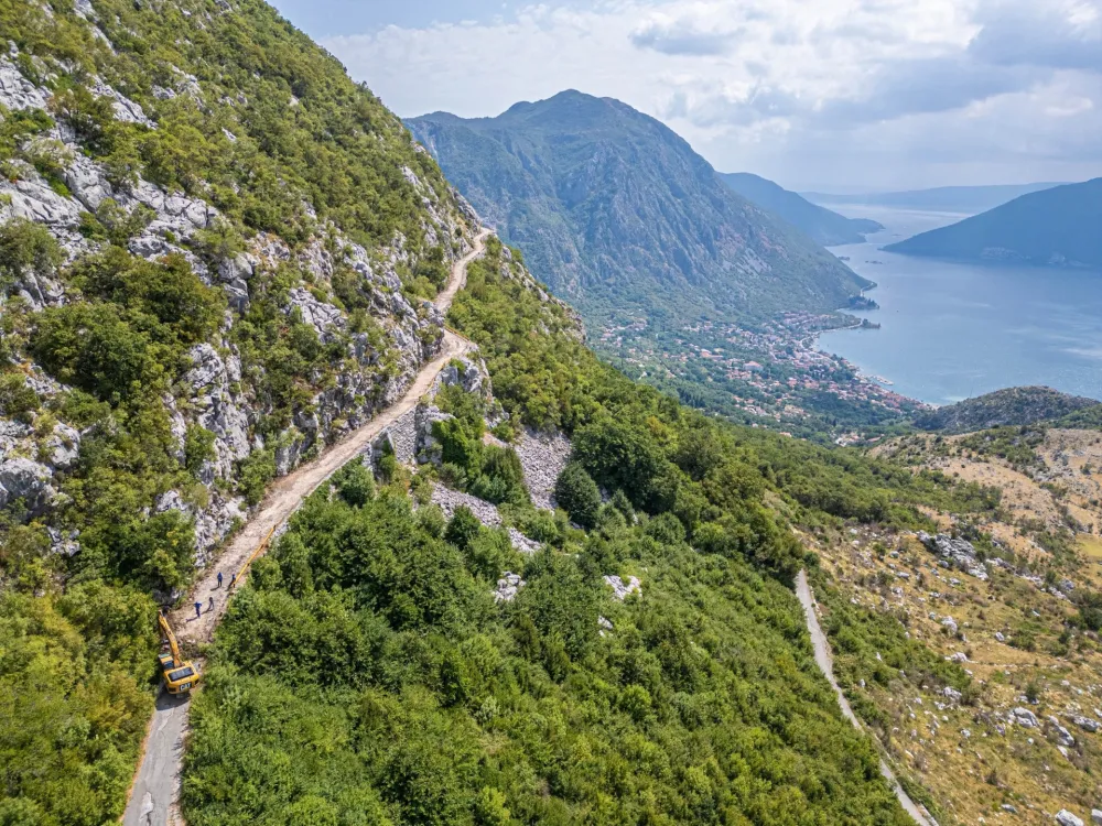 Počela rekonstrukcija puta Risan &ndash; Ledenice u op&scaron;tini Kotor: Modernizacija trase duge kilometar i po