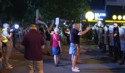 Protesti u vi&scaron;e gradova Srbije, u Beogradu protestna &scaron;etnja