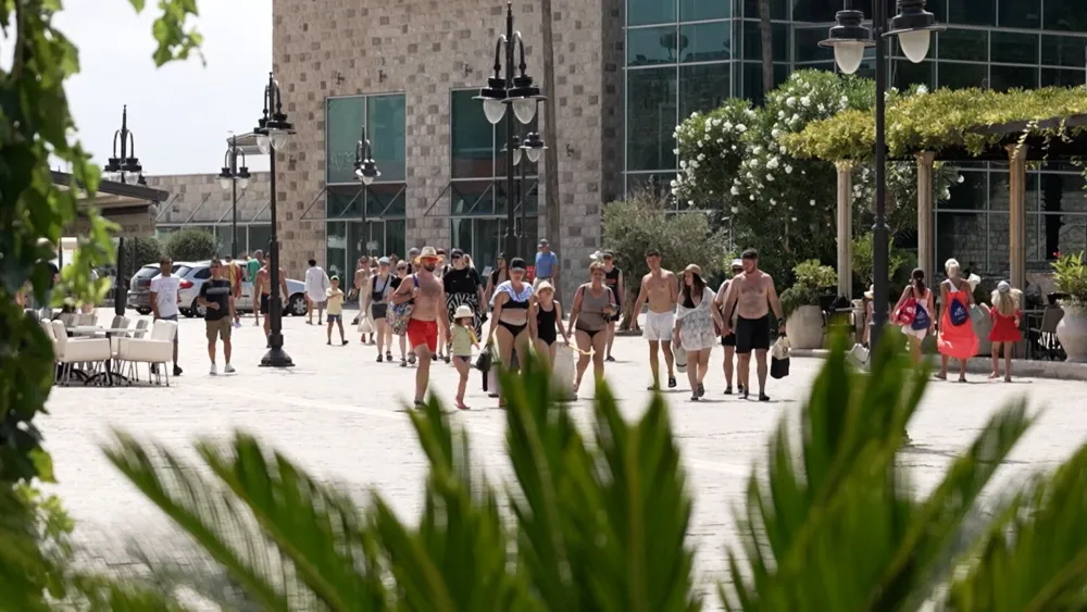 Predstavnici turističke privrede zadovoljni ostvarenim rezultatima tokom sezone, u hotelima bilježe rast broja noćenja