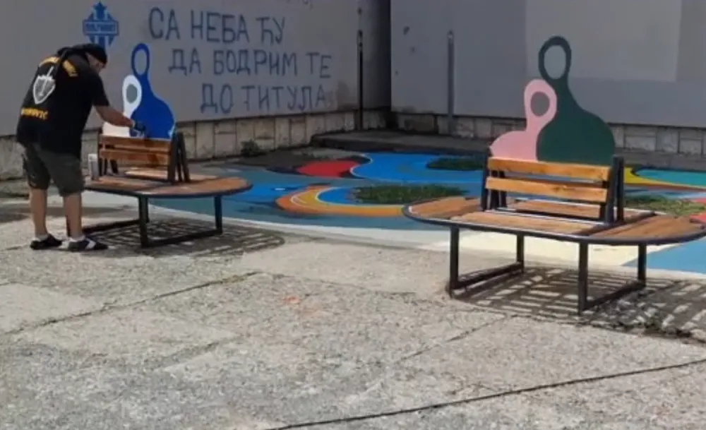 Trg susreta ispred SS&Scaron; "Spasoje Raspopović" dobija nove klupe